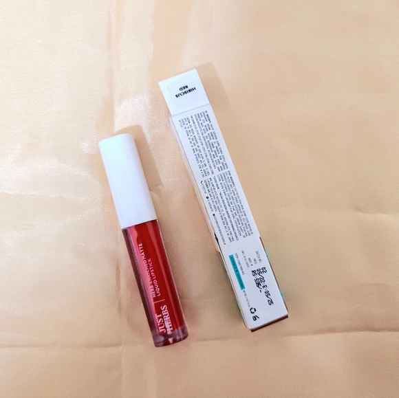 Just Herbs Liquid Matte Lipstick - Picture 3 of 4